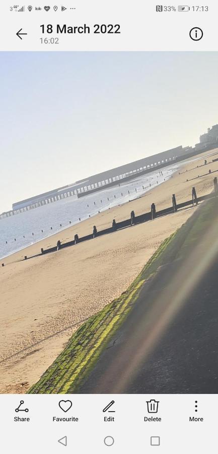 Lovely 2-Bed Caravan In Walton On The Naze 외부 사진