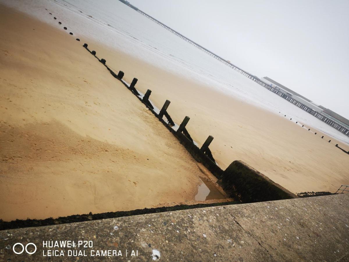 Lovely 2-Bed Caravan In Walton On The Naze 외부 사진