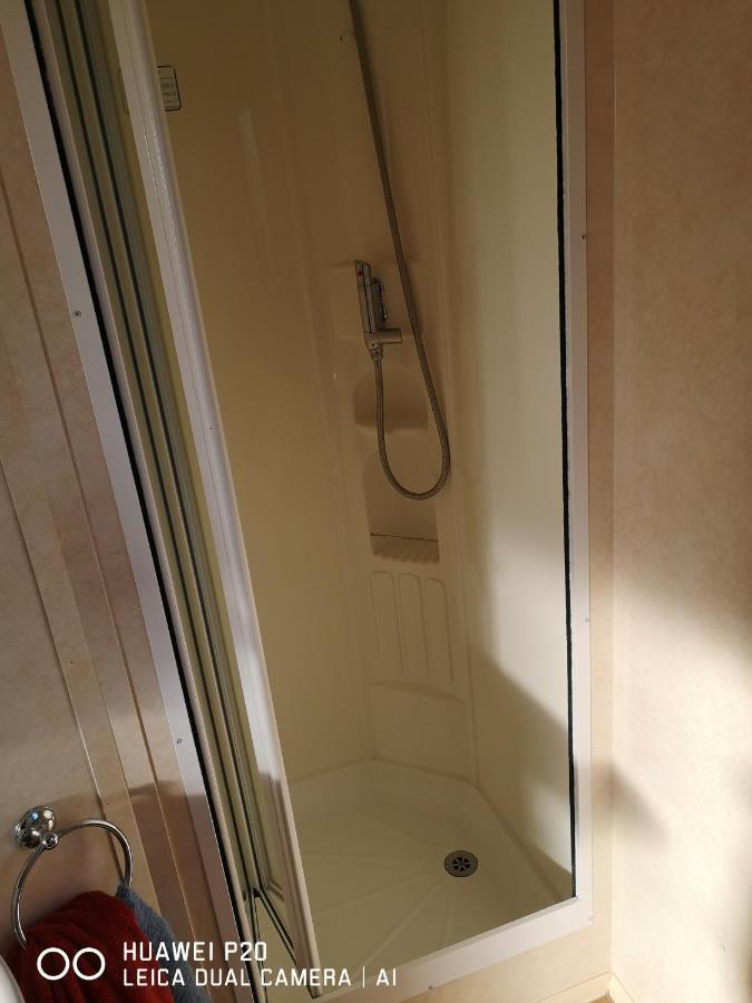Lovely 2-Bed Caravan In Walton On The Naze 외부 사진