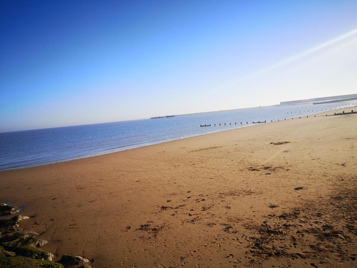 Lovely 2-Bed Caravan In Walton On The Naze 외부 사진