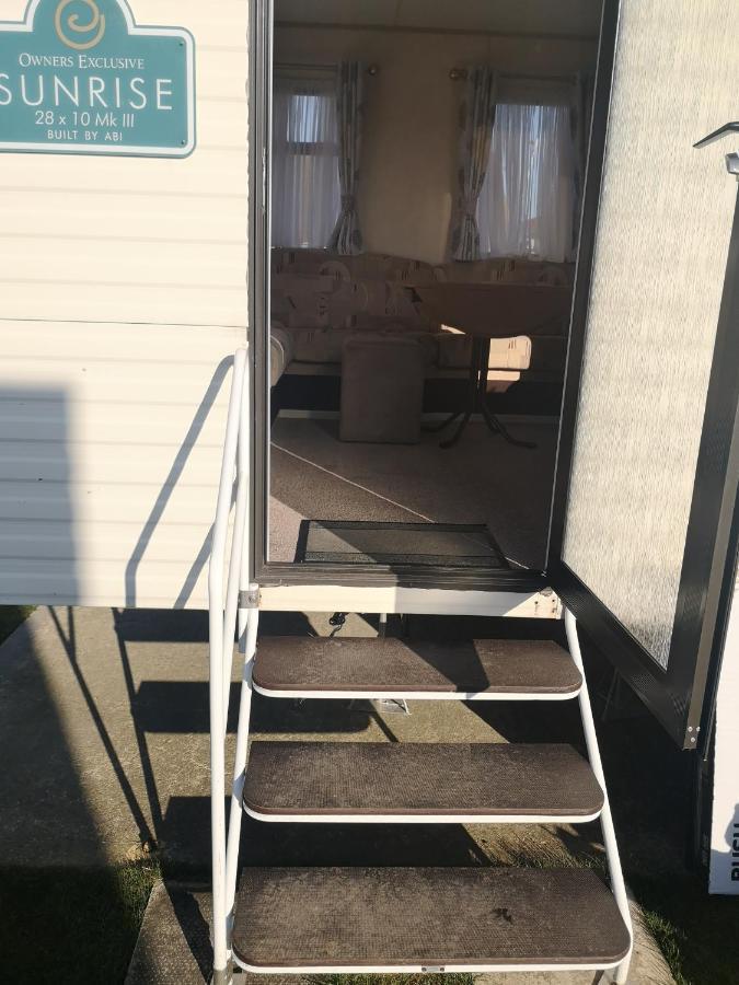 Lovely 2-Bed Caravan In Walton On The Naze 외부 사진