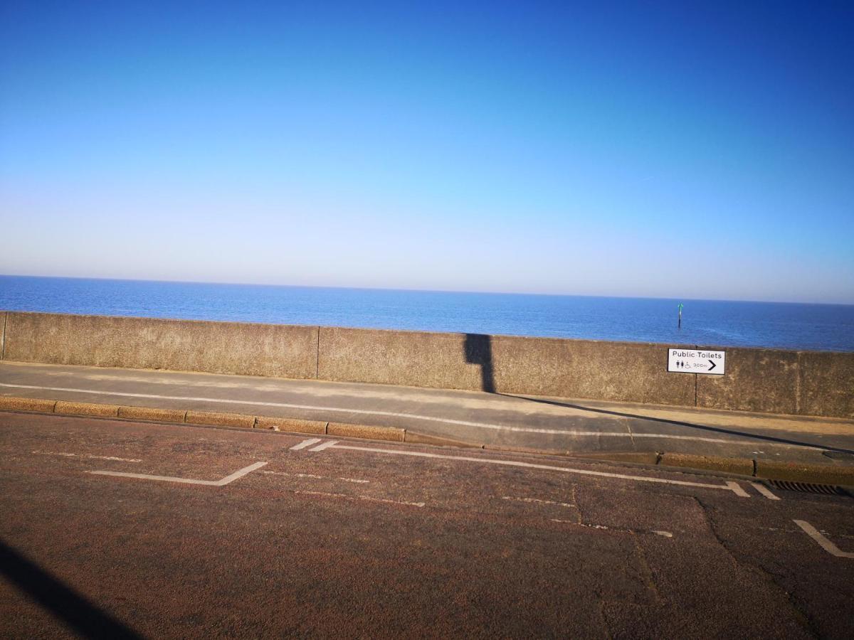 Lovely 2-Bed Caravan In Walton On The Naze 외부 사진