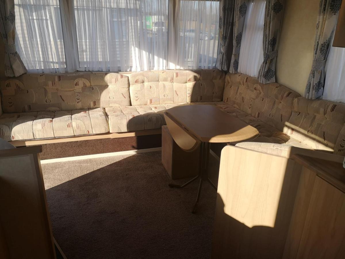 Lovely 2-Bed Caravan In Walton On The Naze 외부 사진