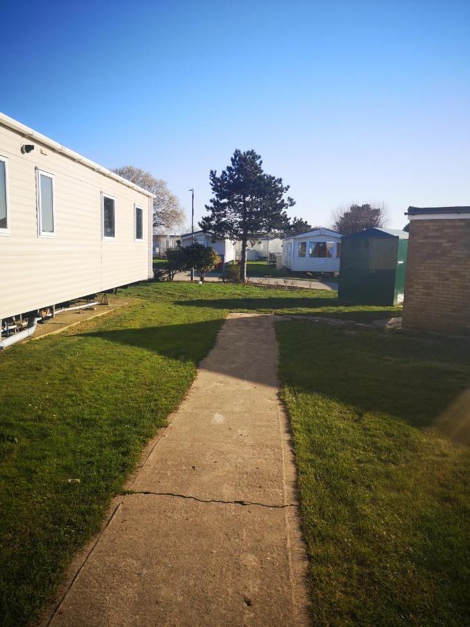 Lovely 2-Bed Caravan In Walton On The Naze 외부 사진